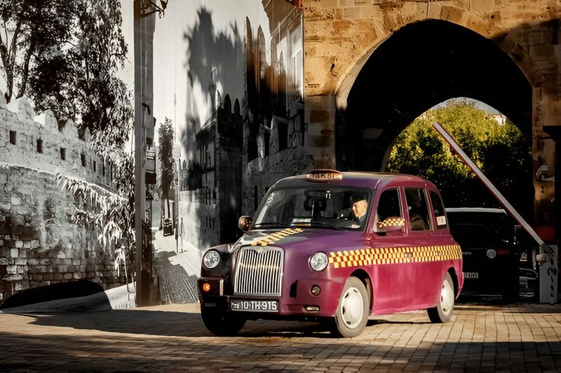 رفتن به شهر از فرودگاه باکو با تاکسی